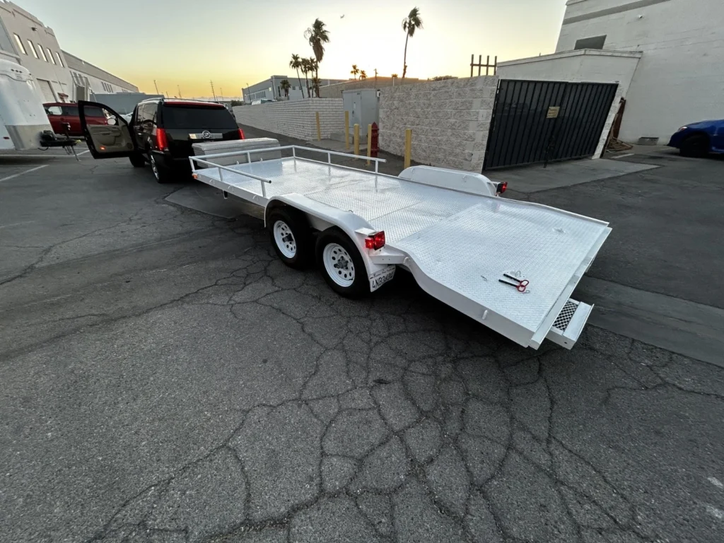 Flatbed trailer car hauler