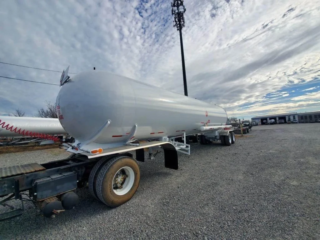 Buy 11600 Gallon Industrial Gas Tank Trailer Online MC-331 LPG LIQUID TANKER IN STOCK