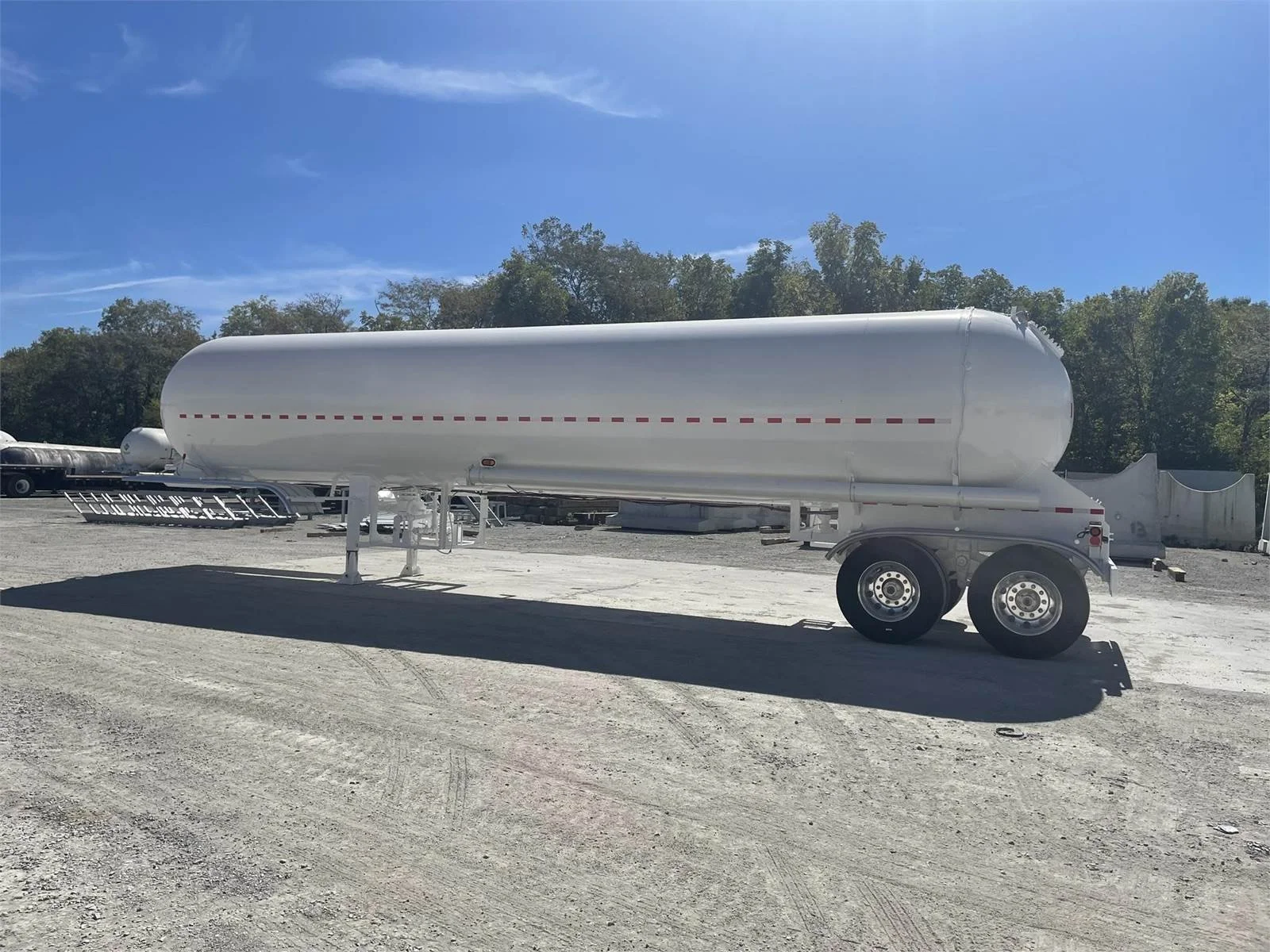 Buy 11600 Gallon Industrial Gas Tank Trailer Online MC-331 LPG LIQUID TANKER IN STOCK - Image 6