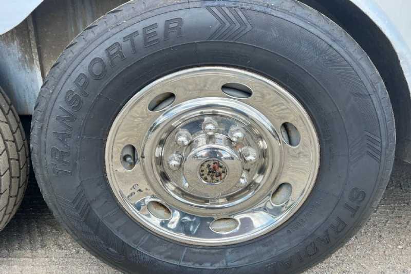 Used 2000 Kiefer Built 7311LQ 3 Horse Trailer with 11' Short Wall - Image 20