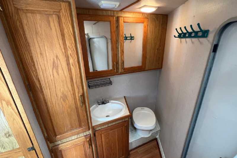 Used 2000 Kiefer Built 7311LQ 3 Horse Trailer with 11' Short Wall - Image 21