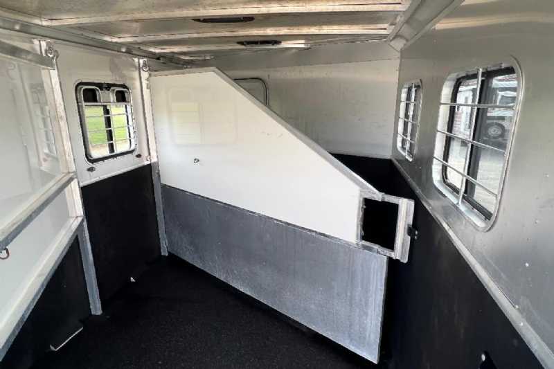 Used 2000 Kiefer Built 7311LQ 3 Horse Trailer with 11' Short Wall - Image 8