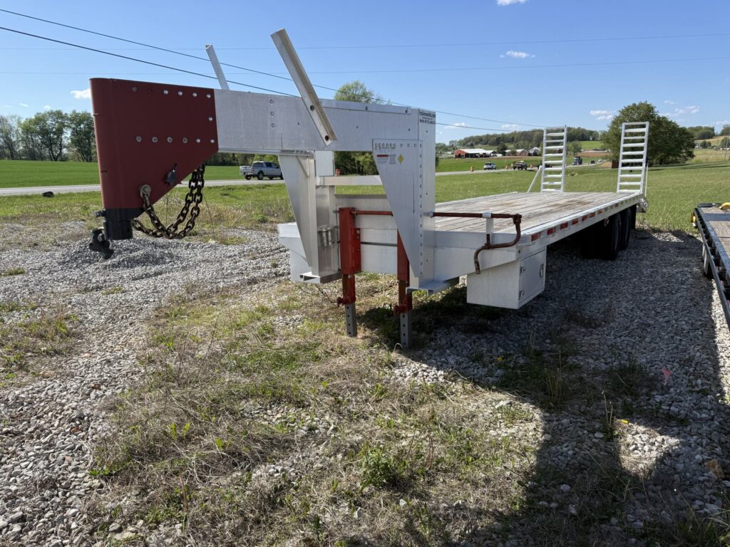 Used 2010 Trailer World 8.5 x 30 (25+5) Aluminum Gooseneck (2)10k Axles