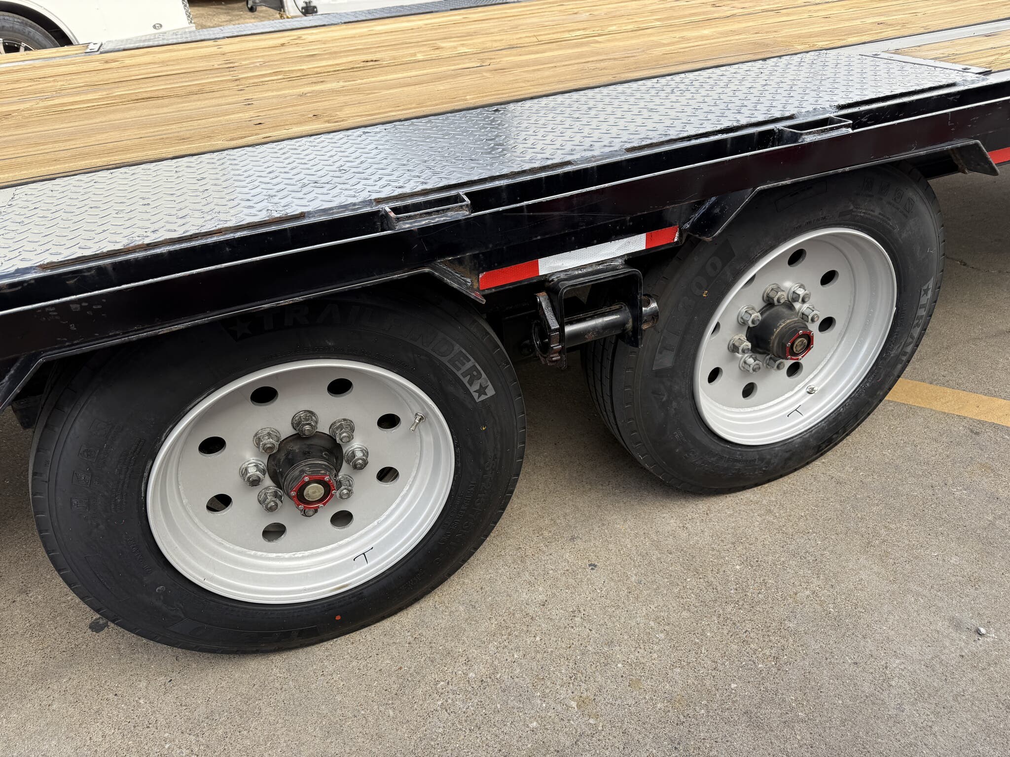 Used 2023 Caliber 8.5' X 40' (35+5) GN Equipment Trailer (2)8K Axles - Image 6