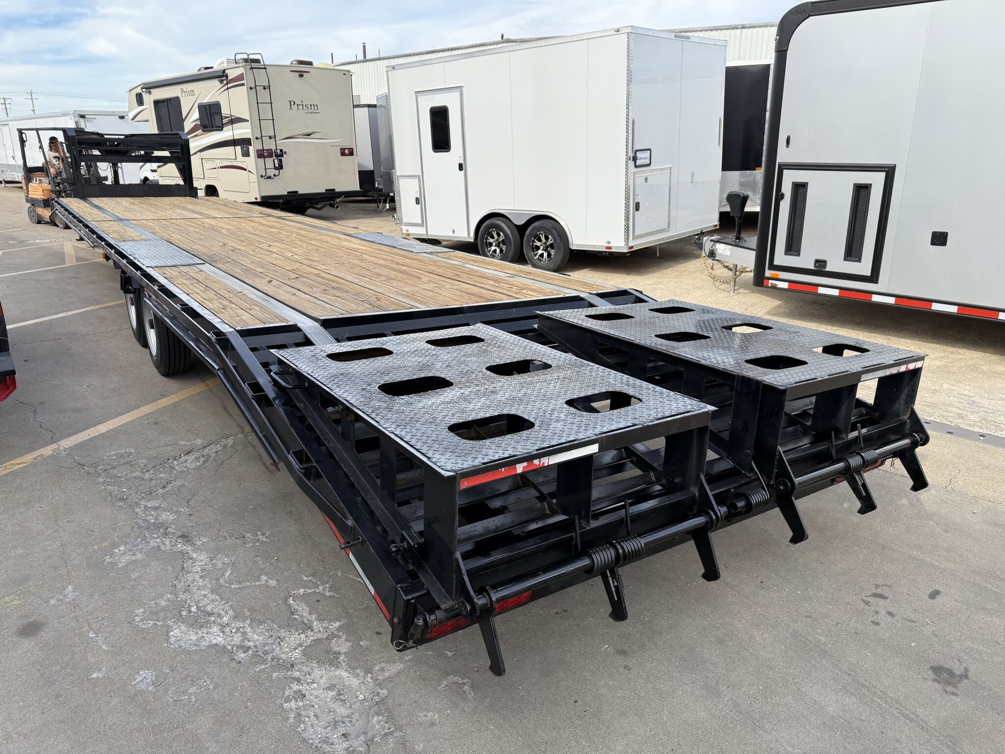 Used 2023 Caliber 8.5' X 40' (35+5) GN Equipment Trailer (2)8K Axles - Image 9