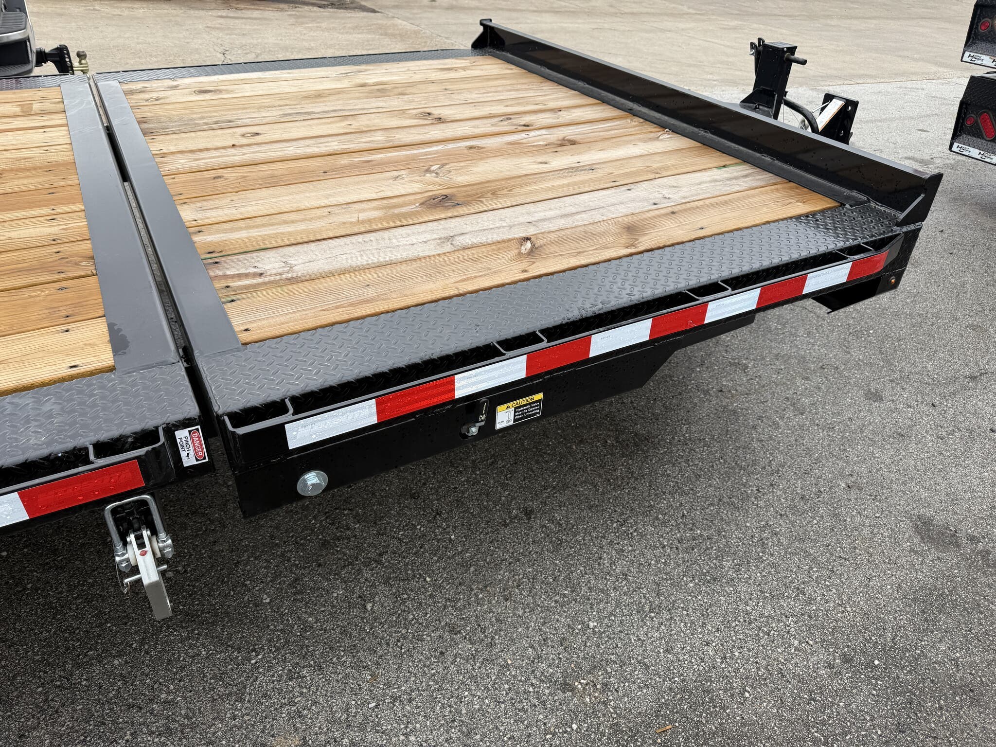 New 2026 Midsota TBWB 102" x 24' Tilt Bed Wide Body (2)10K Axles - Image 3