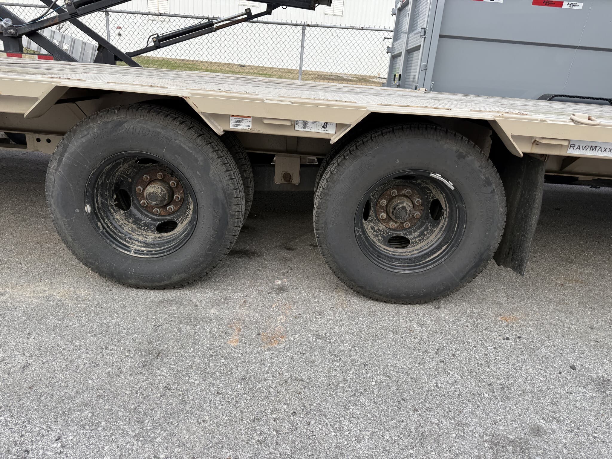 Used 2024 RawMaxx 8.5' x 40' Straight Deck Gooseneck (2)10k Axles - Image 9