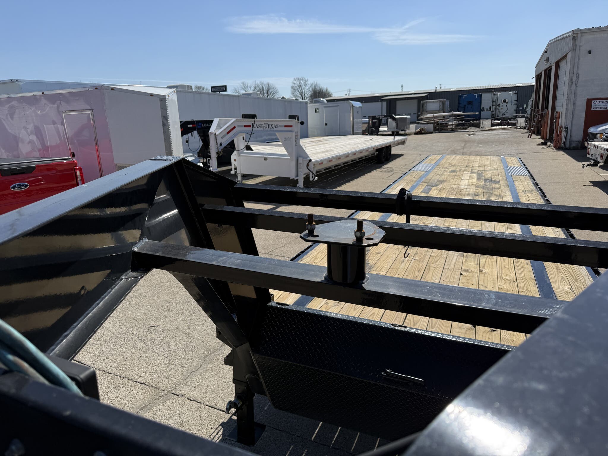 Used 2025 Horizon 8.5' x 40' Flatbed Gooseneck (2)7K Axles - Image 3