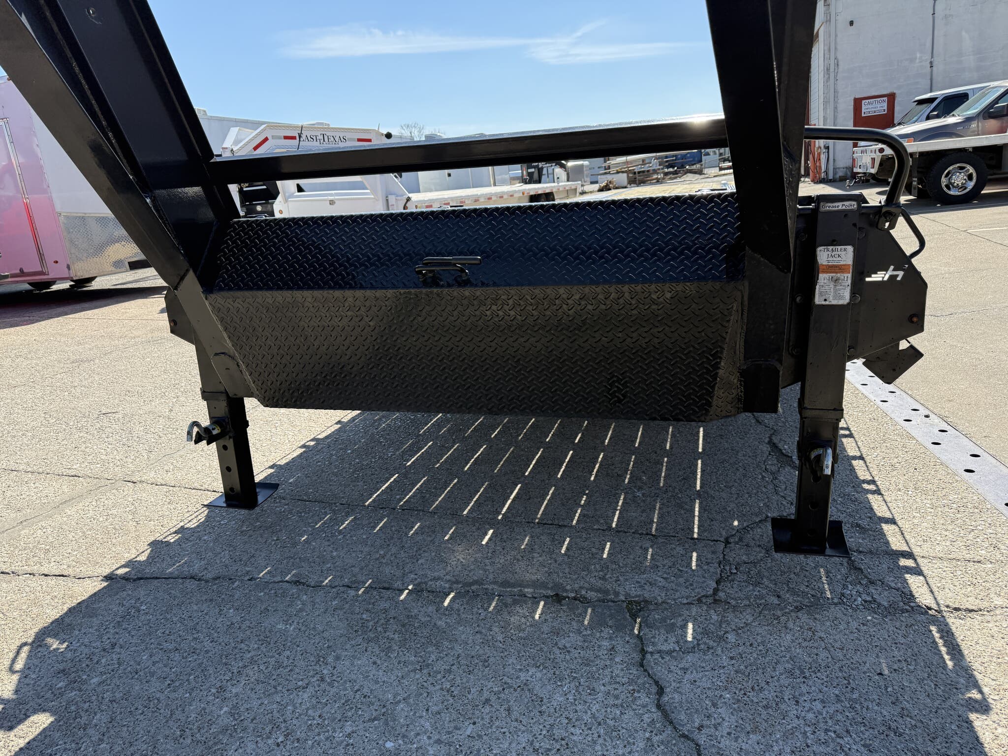 Used 2025 Horizon 8.5' x 40' Flatbed Gooseneck (2)7K Axles - Image 4