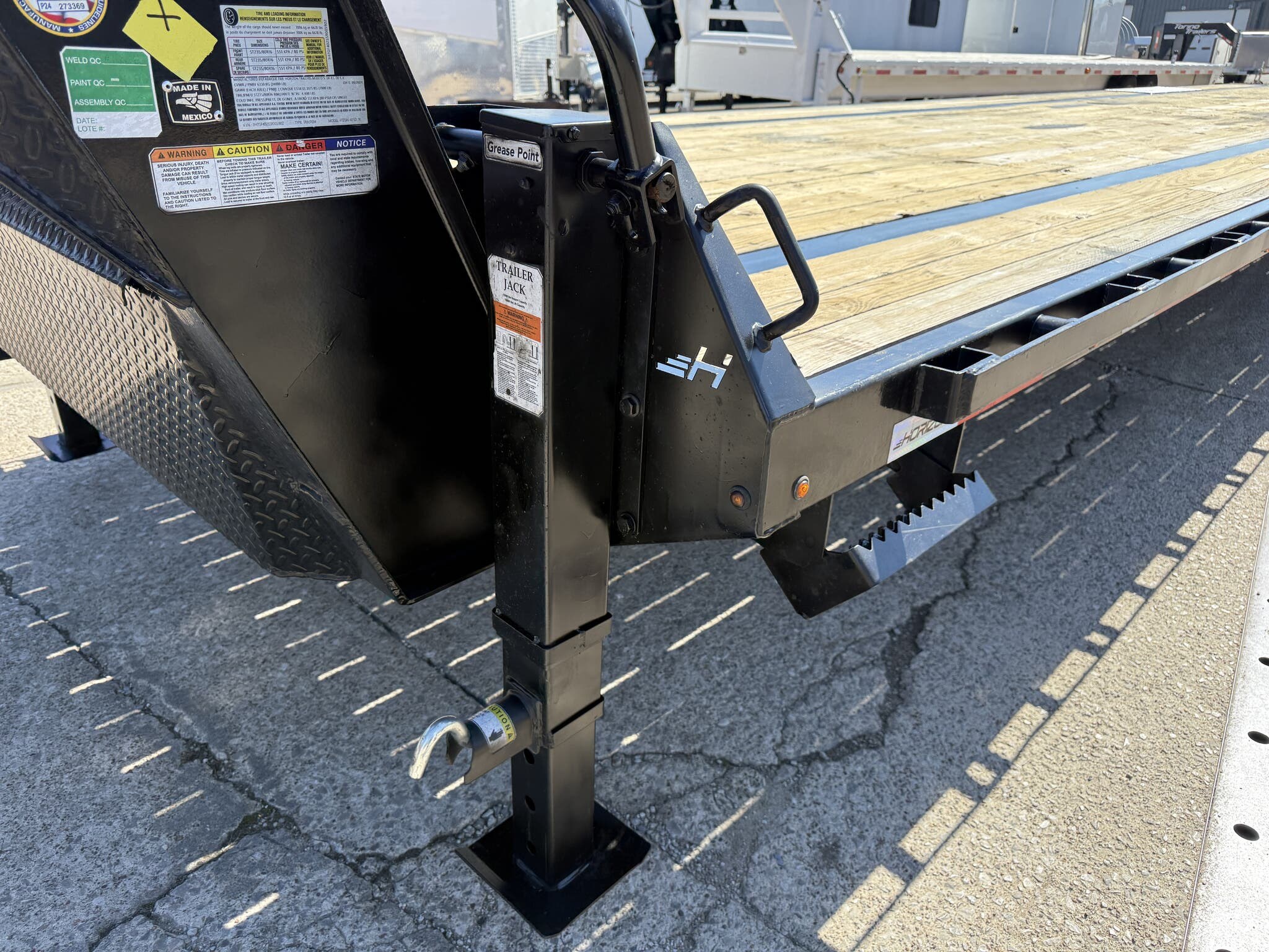 Used 2025 Horizon 8.5' x 40' Flatbed Gooseneck (2)7K Axles - Image 6