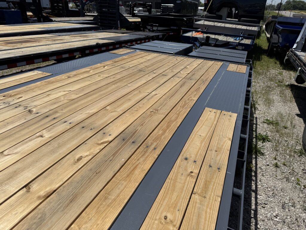 2026 Down 2 Earth 8.5' x 25' (20+5) Gooseneck Equipment (2)7K Axles Gallery