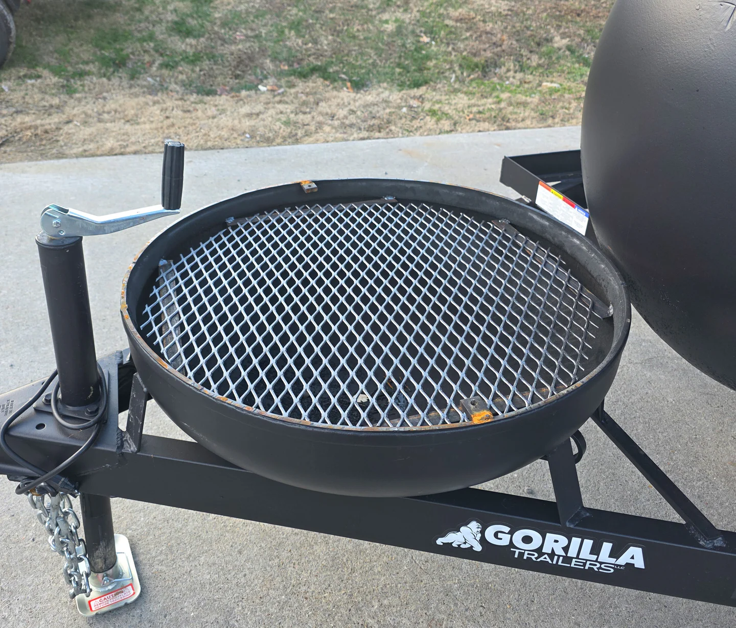 330 Charkettle Smoker Single Door with CounterWeight and Double Racks - Image 10