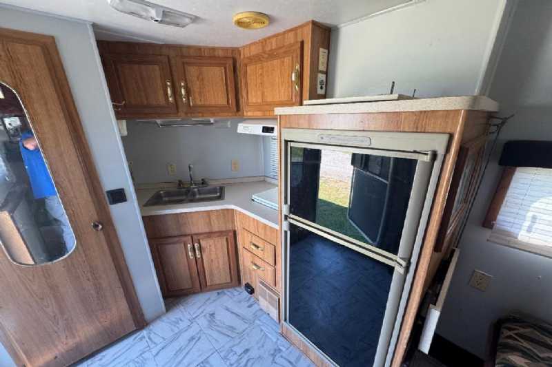 Used 2001 Sundowner 7408LQ 4 Horse Trailer with 8' Short Wall - Image 7