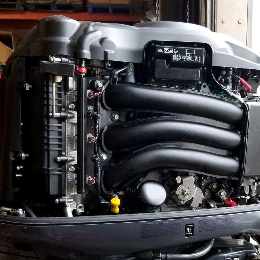 2017 Yamaha VMAX SHO 225 HP 4-Stroke Outboard Motor | 25-Inch Shaft Remote Control with Power Trim & Tilt - Image 4