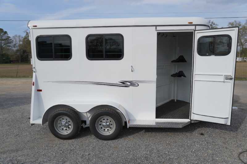 New 2026 Bee 2HBPSL Chief 2 Horse Trailer with 2' Short Wall - Image 2