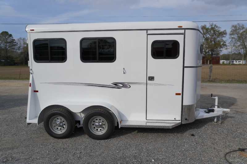New 2026 Bee 2HBPSL Chief 2 Horse Trailer with 2' Short Wall