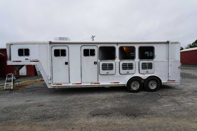 Used 2000 Exiss XT300 3 Horse Trailer with 4' Short Wall - Image 5