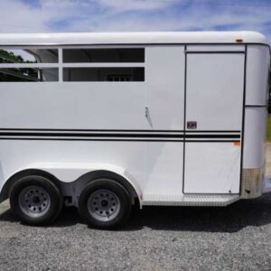 New 2026 Bee 2HBPSLDLX 2 Horse Trailer with 2' Short Wall