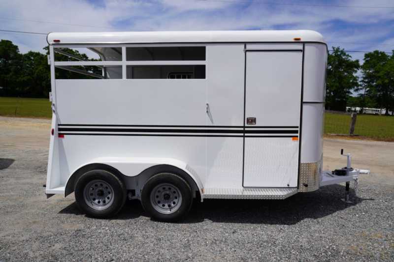 New 2026 Bee 2HBPSLDLX 2 Horse Trailer with 2' Short Wall