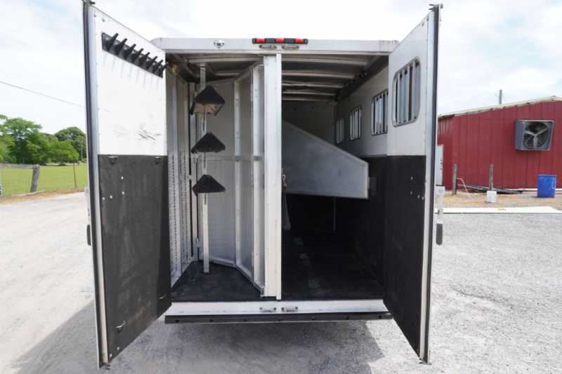 Used 2005 Exiss ES300 Sport 3 Horse Trailer with 4' Short Wall - Image 10