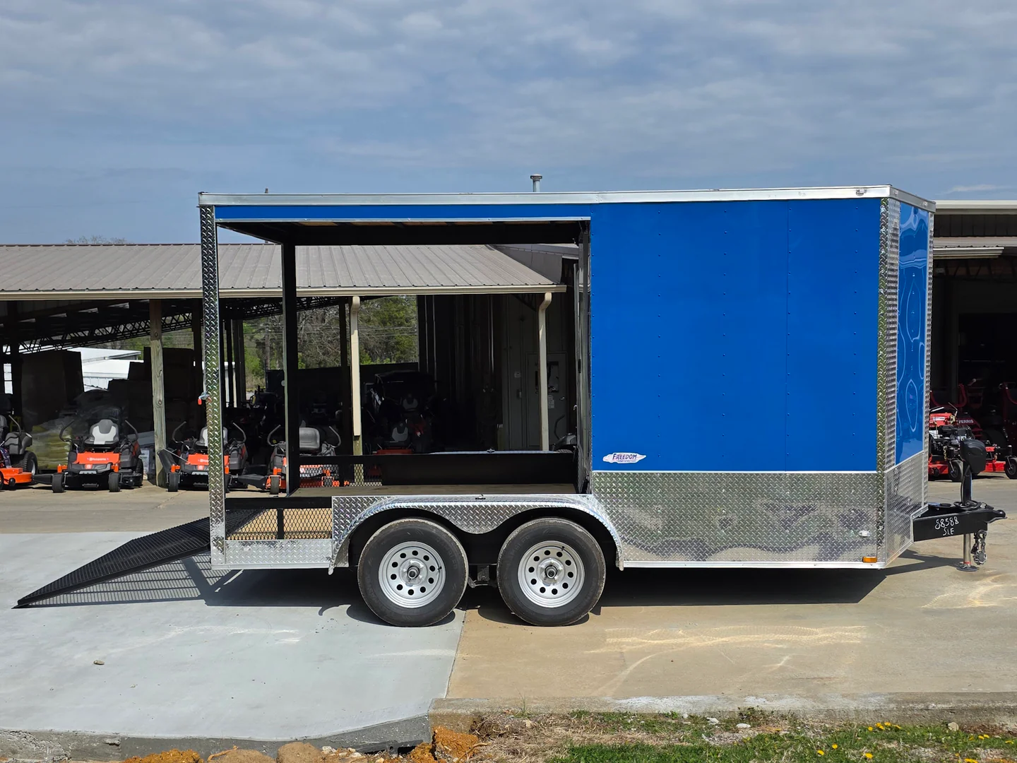 7'x14' Blue V-Nose Hybrid Enclosed Rear Bi-Fold Loading Gate 2-3500lb Axles - Image 8