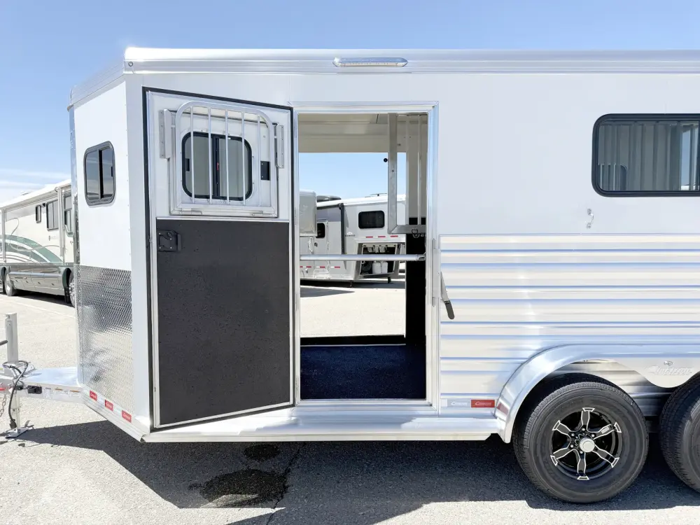 2027 Cimarron Norstar 2HBP Straight Load 2 Horse Bumper Pull Trailer – White - Image 6