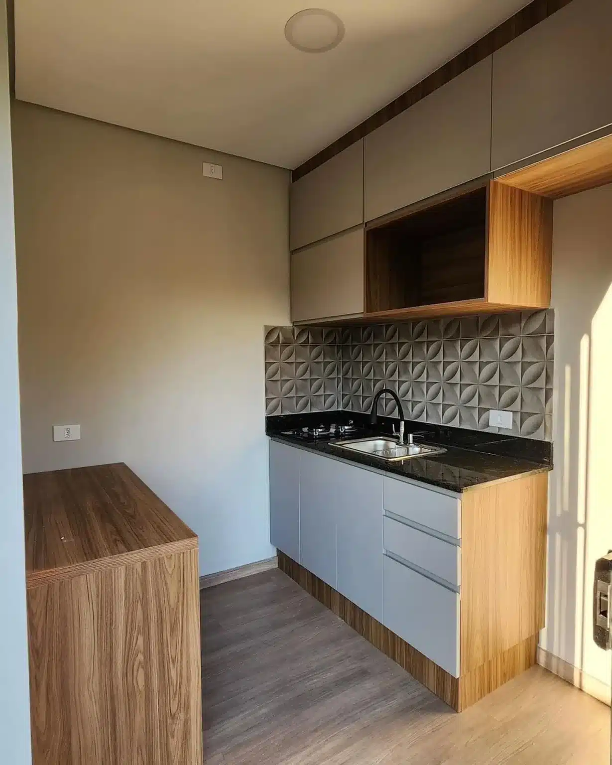Custom 20ft Shipping Container Home with Water Tank | Off-Grid Tiny Home with Kitchen & Bathroom - Image 2