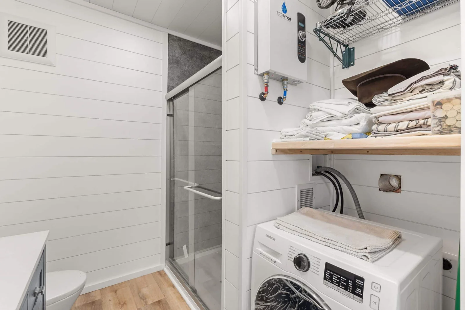 Luxury 1 Bedroom Shipping Container Home | Modern Prefab Tiny House with Premium Interior, Kitchen & Bathroom - Image 4