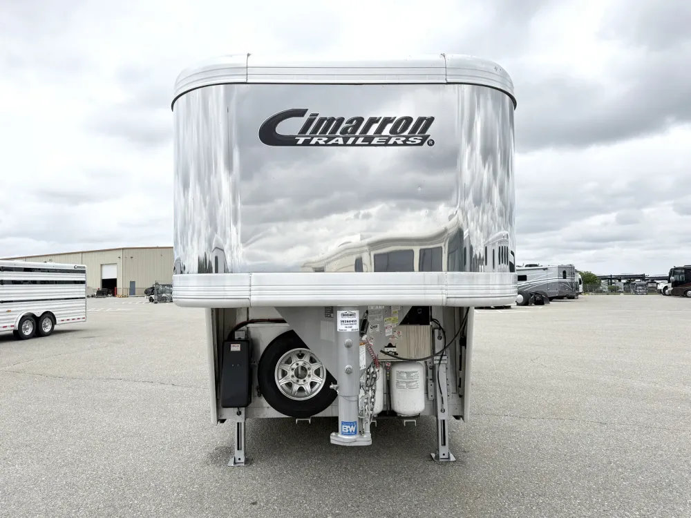 2021 Cimarron Norstar 4HLQ Used 4 Horse Gooseneck Living Quarters Trailer - Image 16
