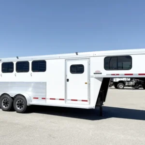2026 Logan Coach Bullseye 4HGN Used 4 Horse Gooseneck Slant Load Trailer
