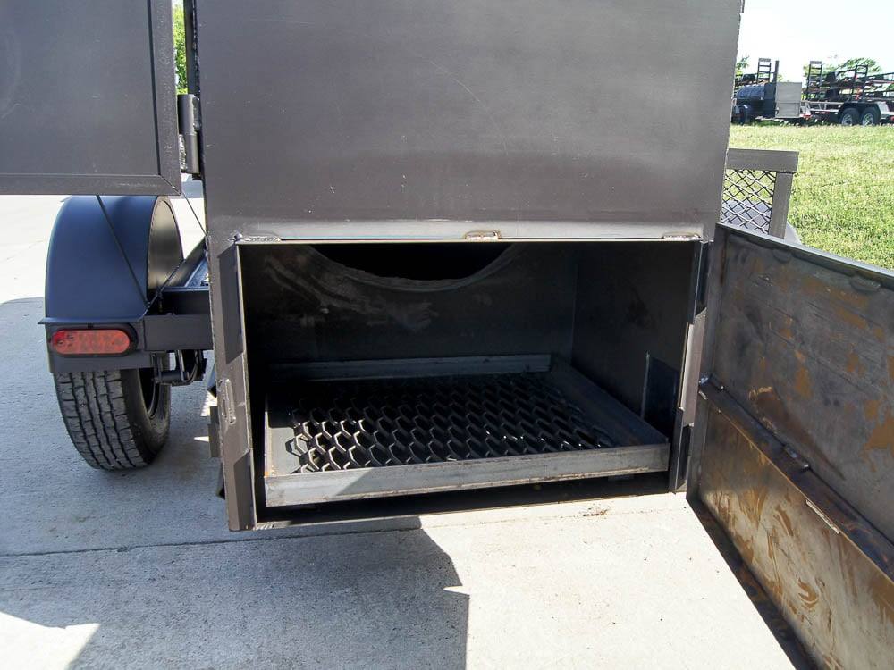 250 Gallon Pull-Behind BBQ Smoker Single Door with Counterweight 3500lb Axle - Image 12