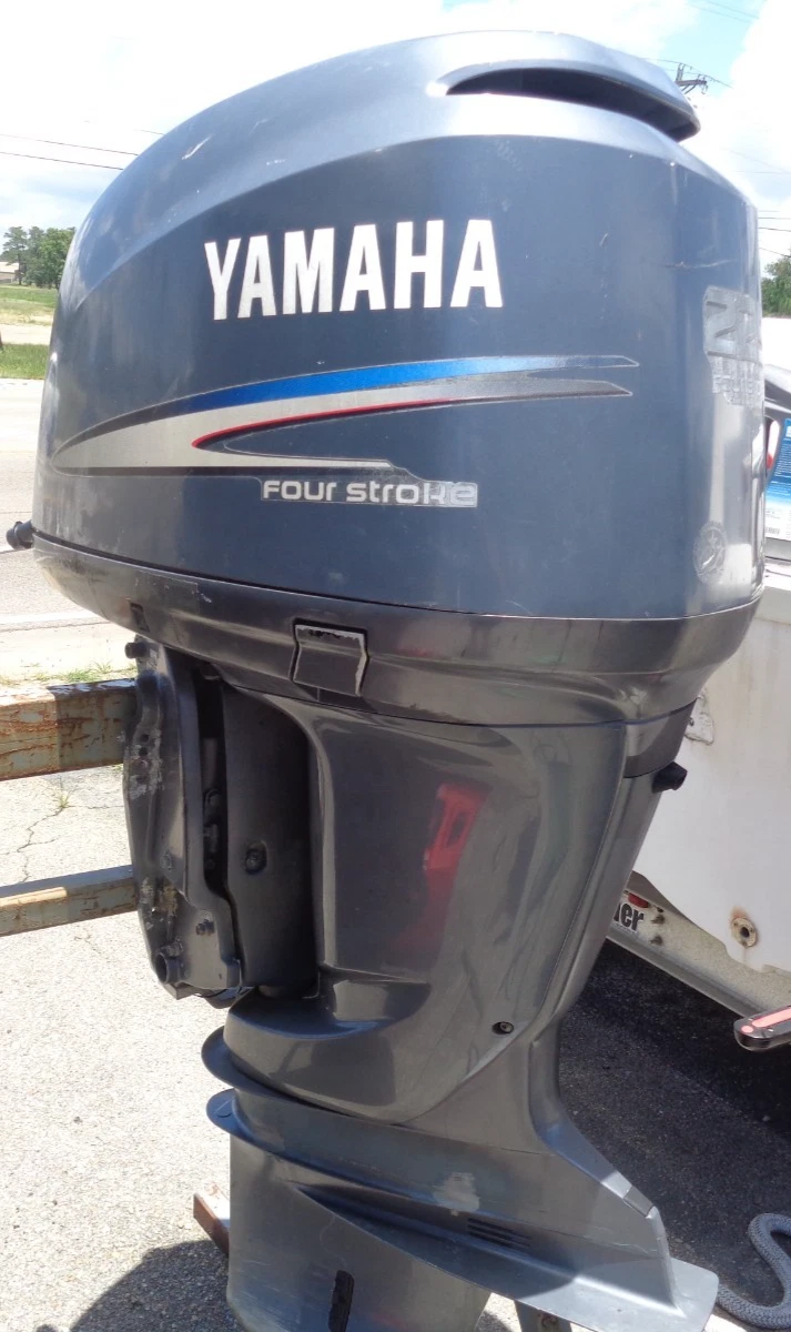 2004 Yamaha F225TXRC 225HP 4-Stroke EFI Outboard Motor 25" Shaft 960 Hours - Image 2