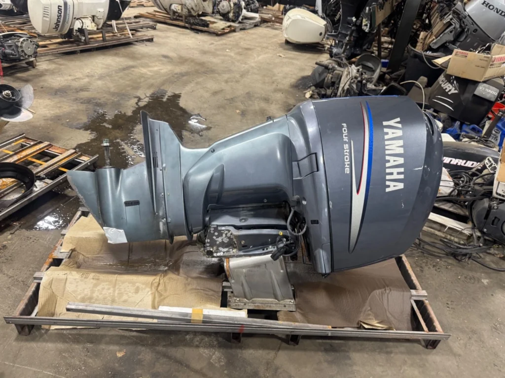 2006 Yamaha F250 250HP 4-Stroke EFI V6 Outboard Motor 25" Shaft Power Trim 696 Hours