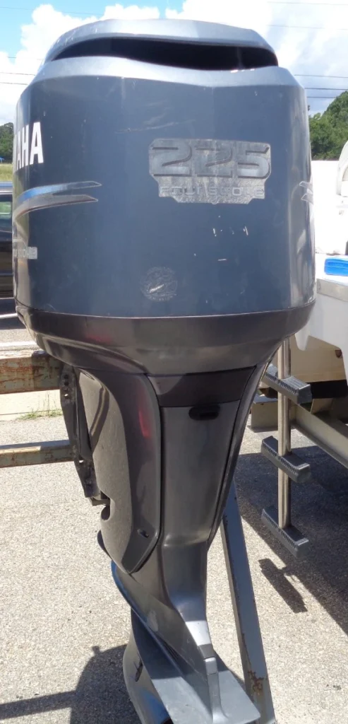 2004 Yamaha F225TXRC 225HP 4-Stroke EFI Outboard Motor 25" Shaft 960 Hours