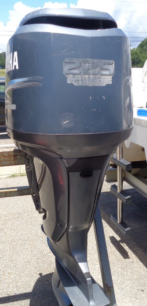 2004 Yamaha F225TXRC 225HP 4-Stroke EFI Outboard Motor 25" Shaft 960 Hours - Image 10