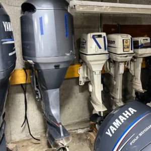 2005 Yamaha 300 HPDI 300HP V6 2-Stroke Outboard Motor 25" Shaft LH Counter Rotation