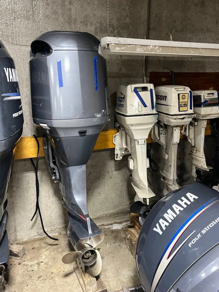 2005 Yamaha 300 HPDI 300HP V6 2-Stroke Outboard Motor 25" Shaft LH Counter Rotation