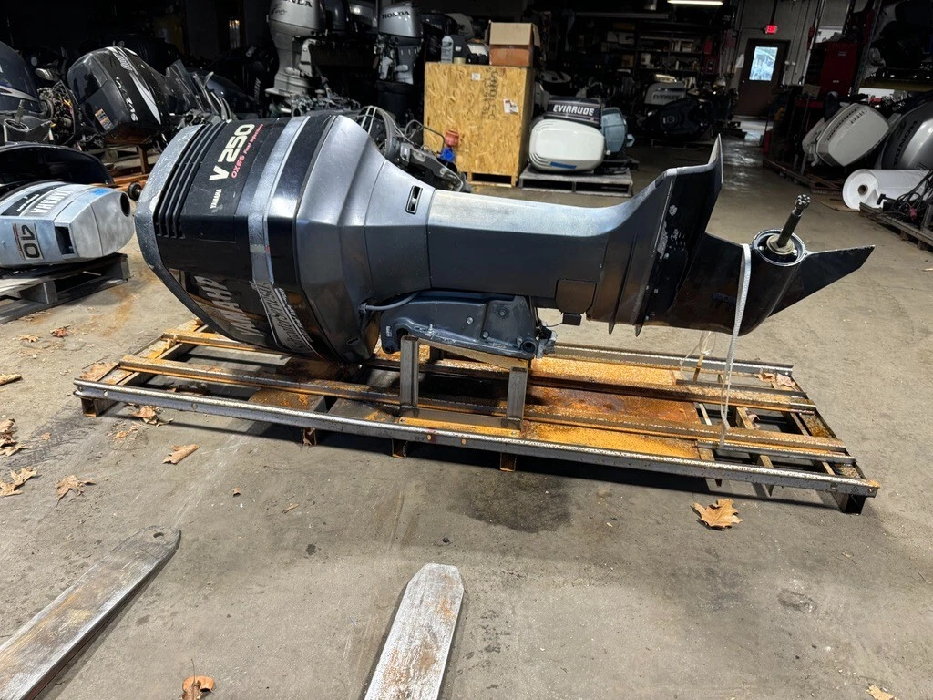 2000 Yamaha 250HP Saltwater Series II OX66 2-Stroke Outboard Motor 30" Shaft EFI