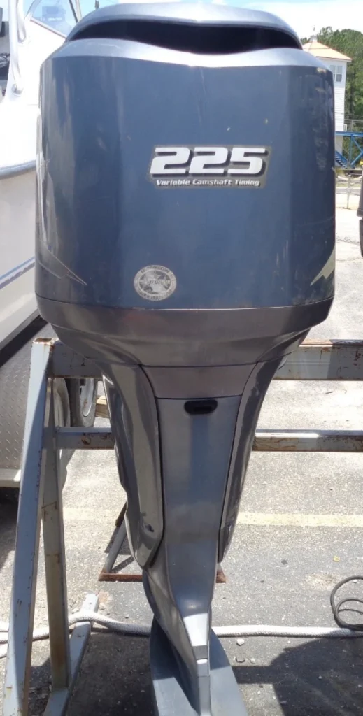 2004 Yamaha F225TXRC 225HP 4-Stroke EFI V6 Outboard Motor 25" Shaft 960 Hours