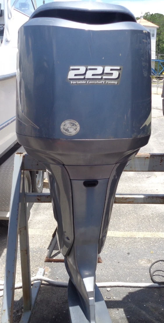2004 Yamaha F225TXRC 225HP 4-Stroke EFI V6 Outboard Motor 25" Shaft 960 Hours - Image 9